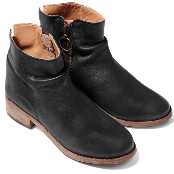 BEEK.. • Quail ankle bootie black leather size 5, worn a handful of times - Picture 3 of 4